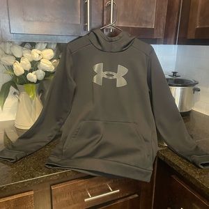 Under Armour Youth/Boys XL black hoodie.